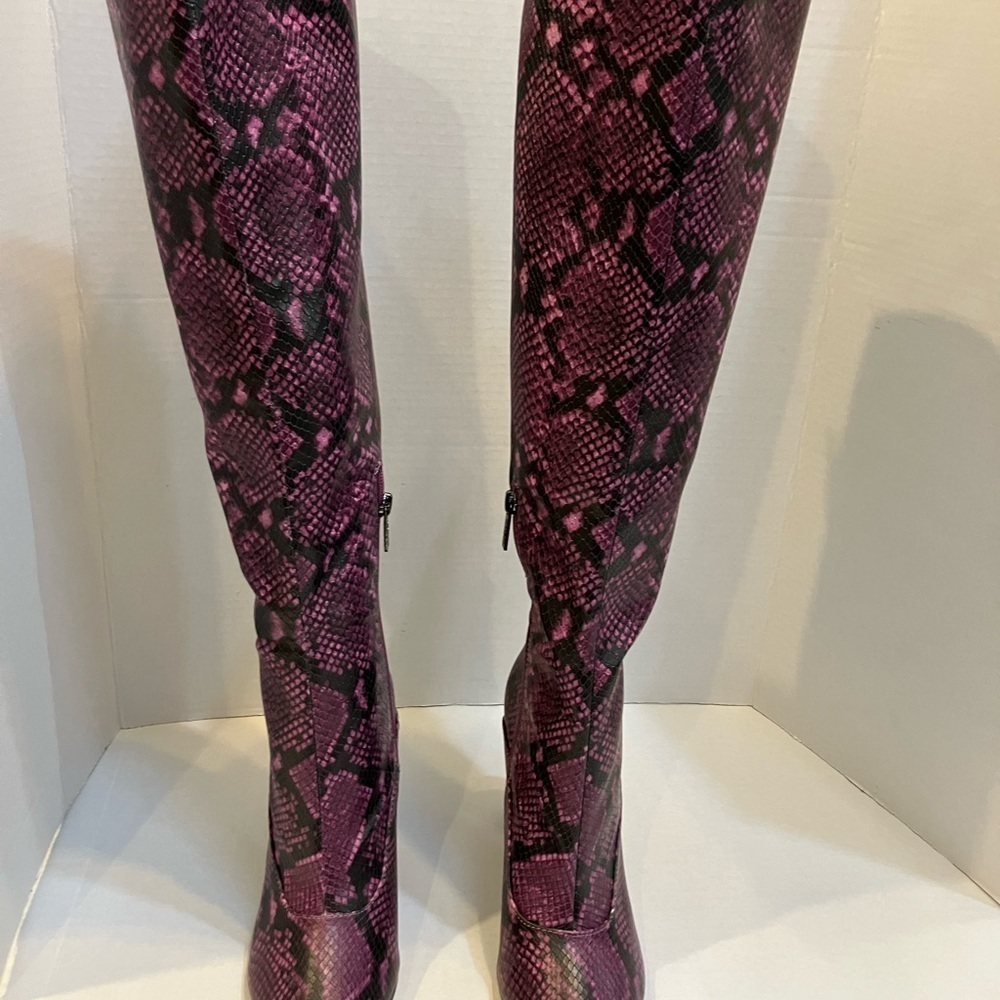 Guess purple and black knee high heel boots size 9.5M